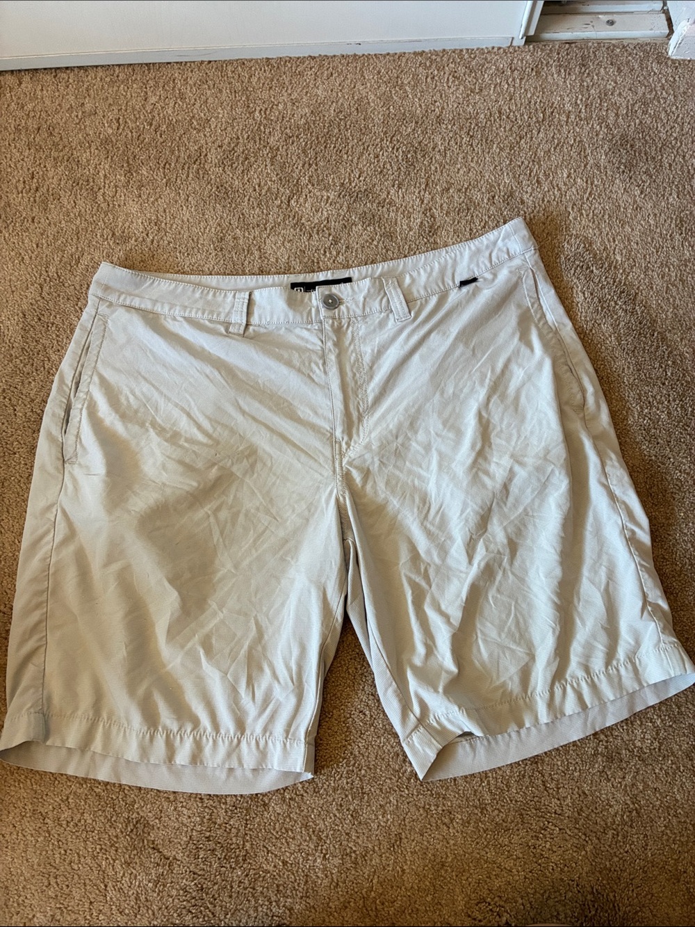 Travis Mathew Flat-Front Shorts size 36